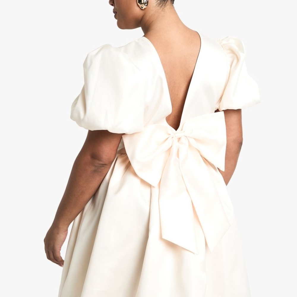 Boohoo Ivory Dress with Puff Sleeves and Bow